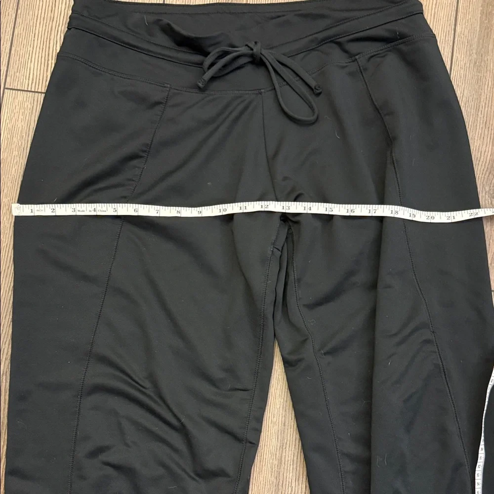 Nike women's Black wide leg - Picture 8 of 10